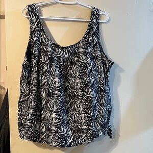 Black and White Leaf Print Women's Swim Top